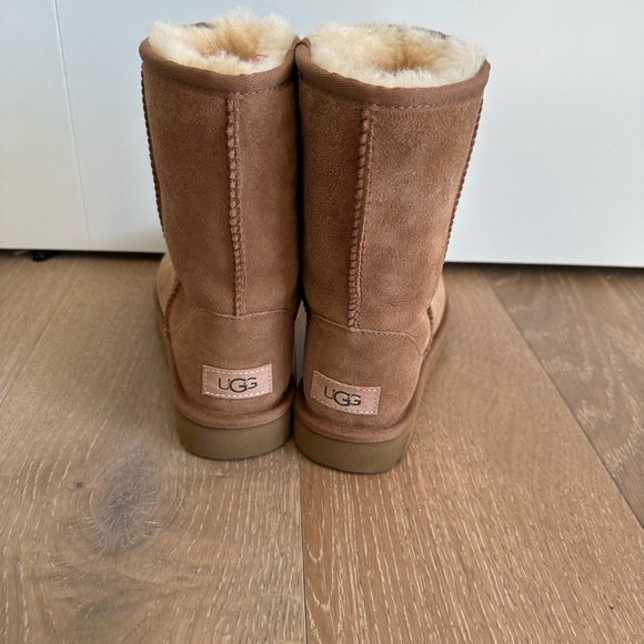 Uggs - Picture 3 of 3